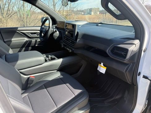 Used 2025 Chevrolet Silverado EV W/T image 20