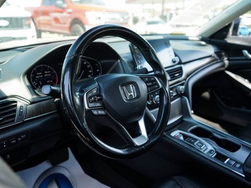Used 2019 Honda Accord Touring image 5