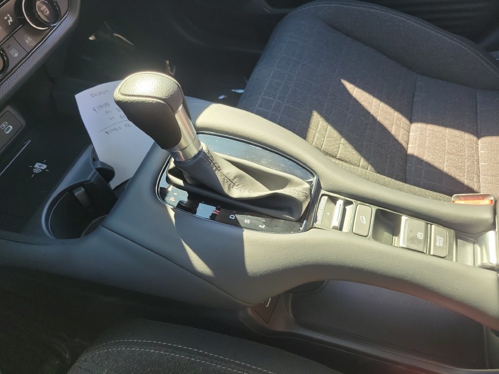 Used 2027 Honda HR-V LX image 31