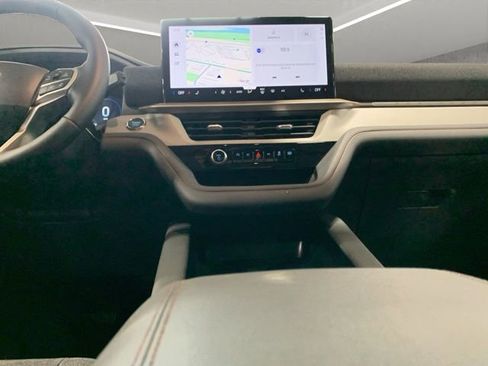 New 2026 Ford Explorer Active AWD/4WD image 9