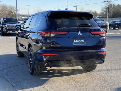 Used 2022 Mitsubishi Outlander SE image 5