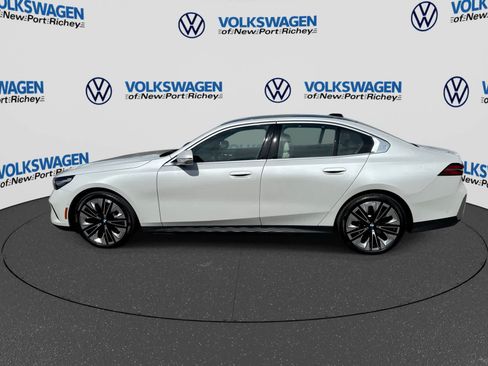 Used 2026 BMW 540i xDrive w/ Executive Package AWD/4WD image 11