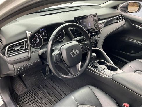 Used 2023 Toyota Camry SE image 19