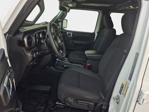 Used 2023 Jeep Wrangler Unlimited w/ Sun & Screen Package image 12