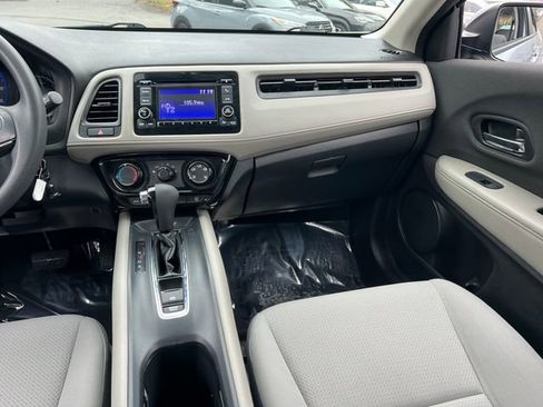 Used 2019 Honda HR-V LX image 14