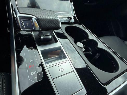 Used 2022 Audi SQ7 Prestige w/ Prestige Package image 37