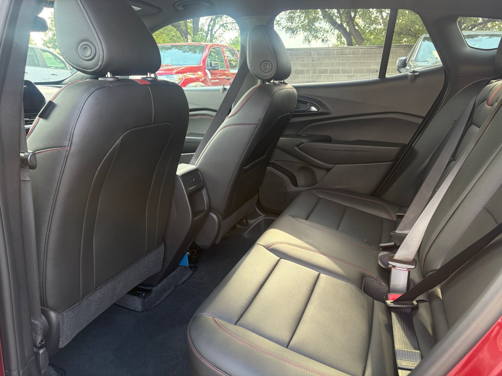 Certified 2024 Chevrolet Trax RS w/ Sunroof Package FWD image 23