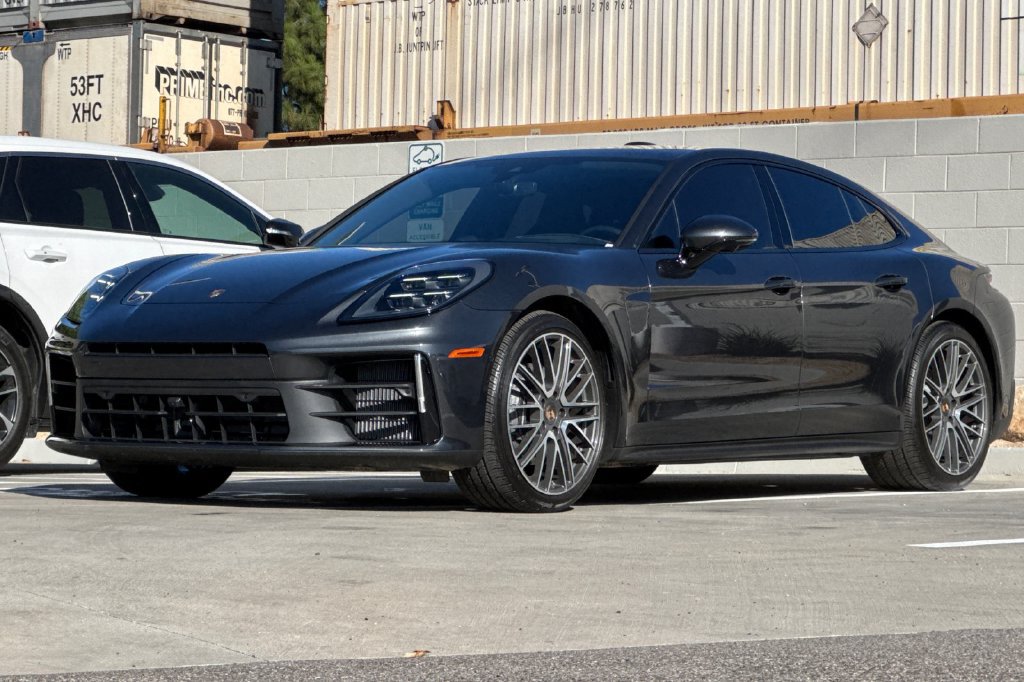 Used 2024 Porsche Panamera RWD image 13