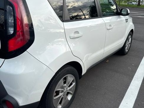 Used 2015 Kia Soul FWD image 13