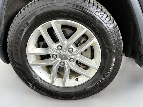 Used 2017 Jeep Grand Cherokee Laredo w/ Quick Order Package 23E image 29