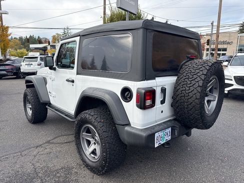 Used 2019 Jeep Wrangler Sport image 5
