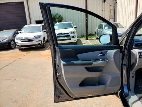 Used 2014 Honda Odyssey EX-L image 24