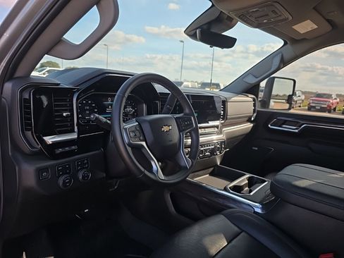 Used 2024 Chevrolet Silverado 3500 LTZ w/ LTZ Texas Edition image 14
