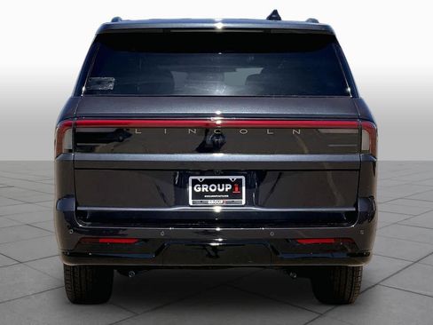 New 2026 Lincoln Navigator L Reserve AWD/4WD image 4