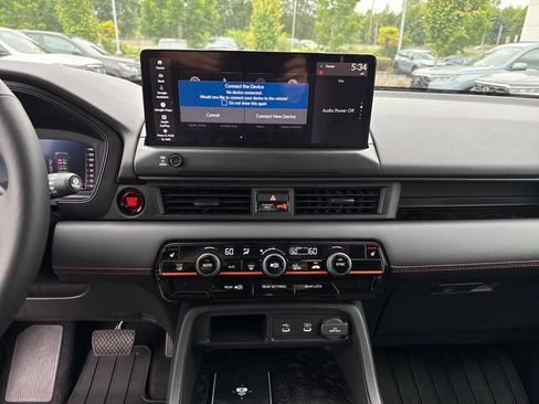 Used 2026 Honda Pilot TrailSport image 21
