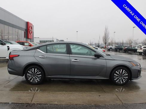Used 2024 Nissan Altima 2.5 SV image 6