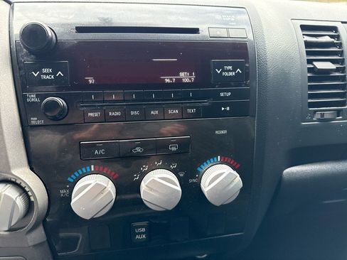 Used 2013 Toyota Tundra 4x4 CrewMax image 10