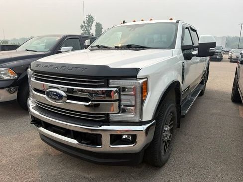 Used 2019 Ford F250 Lariat w/ Lariat Ultimate Package AWD/4WD image 3