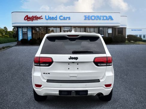 Used 2020 Jeep Grand Cherokee Altitude AWD/4WD image 4