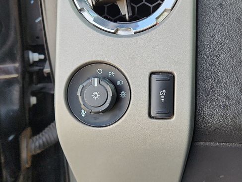 Used 2014 Ford F250 Lariat w/ Lariat Interior Package image 19