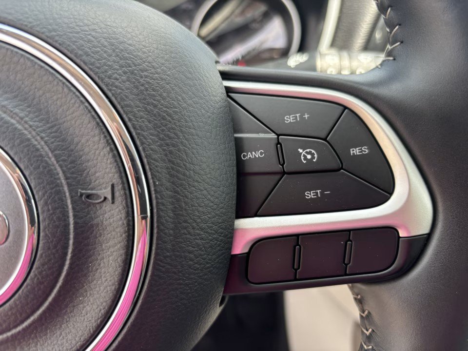 Used 2018 Jeep Compass Latitude w/ Popular Equipment Group FWD image 20