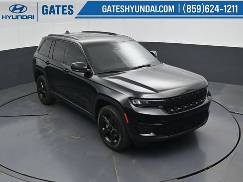Used 2023 Jeep Grand Cherokee Altitude AWD/4WD image 53