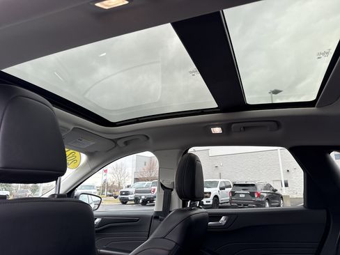 Used 2021 Ford Escape SEL w/ SEL Stealth AWD Package image 16