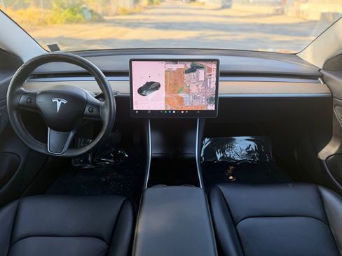 Used 2018 Tesla Model 3 RWD image 16