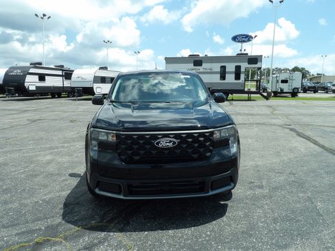 New 2025 Ford Maverick XLT w/ XLT Luxury Package image 3