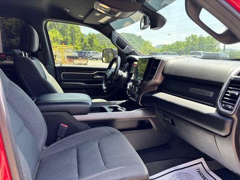 Used 2019 RAM 1500 Big Horn AWD/4WD image 11