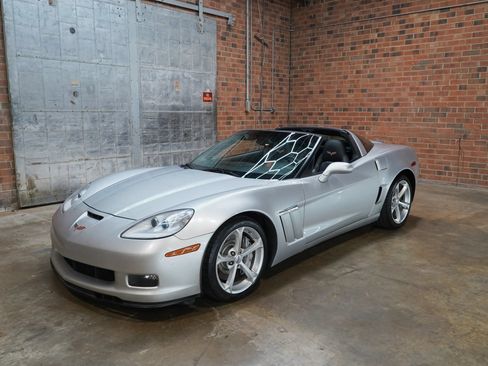 Used 2010 Chevrolet Corvette Grand Sport w/ Preferred Equipment Group RWD image 39