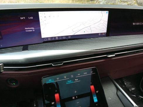 Used 2025 Cadillac Escalade Sport w/ LPO, ONYX Package image 16