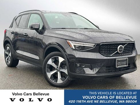 Used 2025 Volvo XC40 B5 Plus w/ Protection Package Premier image 1