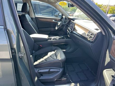 Certified 2026 Volkswagen Atlas SE w/ Panoramic Sunroof Package FWD image 41