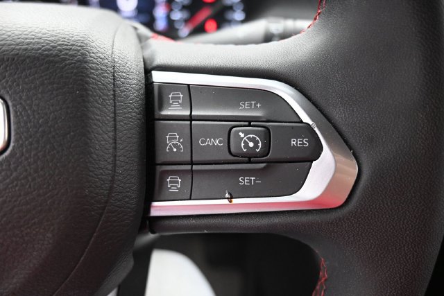 Used 2025 Jeep Compass Trailhawk AWD/4WD image 23