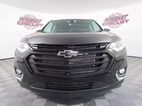 Used 2021 Chevrolet Traverse RS FWD image 2