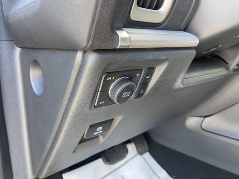 Used 2025 Ford Expedition Active AWD/4WD image 16