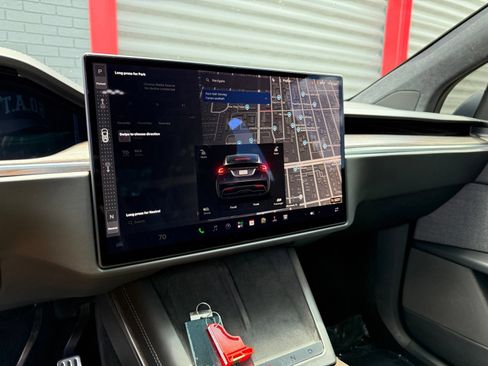 Used 2023 Tesla Model X AWD/4WD image 19