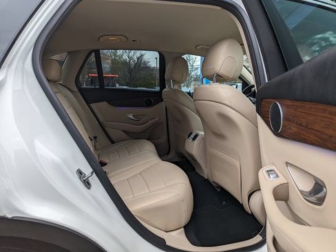 Used 2022 Mercedes-Benz GLC 300 4MATIC image 40