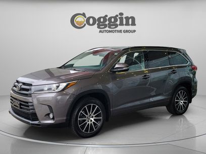 Used 2018 Toyota Highlander SE