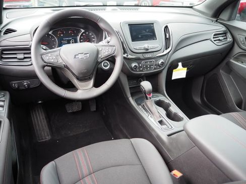New 2022 Chevrolet Equinox RS w/ LPO, Floor Liner Package image 9