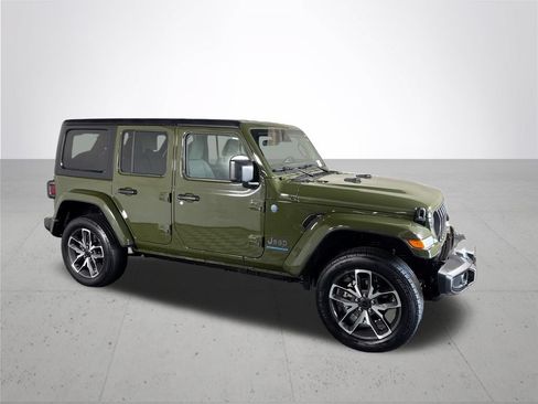 Used 2024 Jeep Wrangler Unlimited AWD/4WD image 4