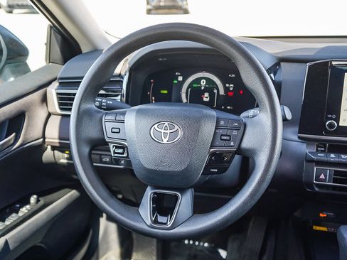 Certified 2025 Toyota Camry LE w/ Convenience Package image 17