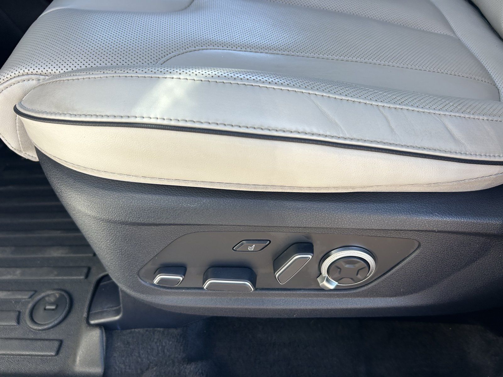 Used 2023 Hyundai Palisade Calligraphy FWD image 31