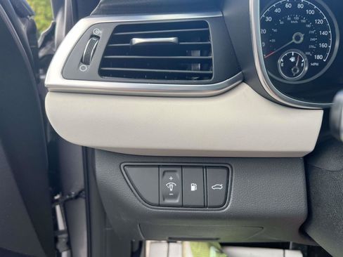 Used 2022 Genesis G70 3.3T w/ Sport Prestige Package image 22