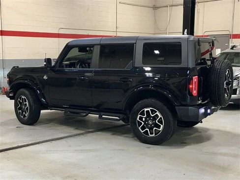 Used 2024 Ford Bronco Outer Banks image 2