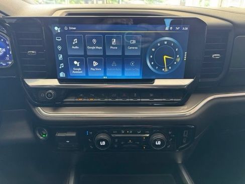 Used 2022 Chevrolet Silverado 1500 High Country w/ High Country Premium Package AWD/4WD image 22