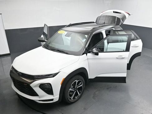 Used 2023 Chevrolet TrailBlazer RS w/ Sun and Liftgate Package image 37