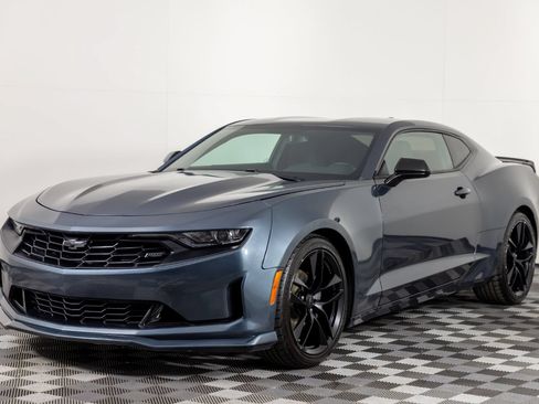 Used 2019 Chevrolet Camaro LT w/ 1LE Track Performance Package RWD image 2