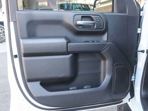 Used 2025 Chevrolet Silverado 1500 Custom Trail Boss w/ Dark Appearance Package AWD/4WD image 22